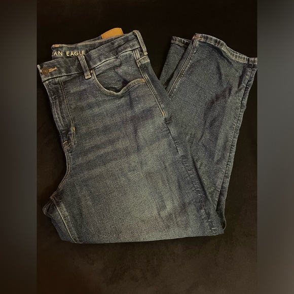 AE Stretch Curvy Mom Jean
Color: Simply Dark
Size: 14 Short - Picture 2 of 6